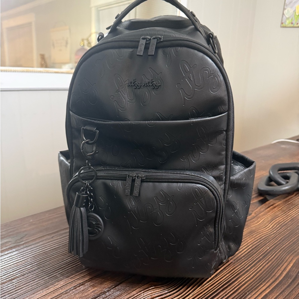 Itzy Ritzy Limited Edition Diaper Bag-Black-EUC